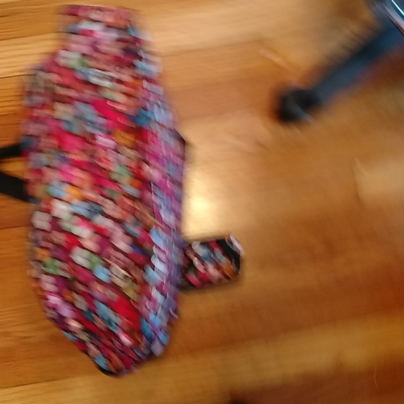 Heart motif multi colored overnight bag - Picture 7 of 9